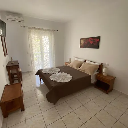 Athena Kythera Diakofti