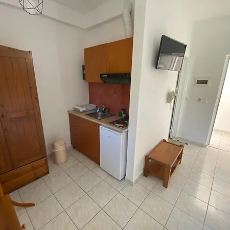 Athena Kythera מלון דירות 3*