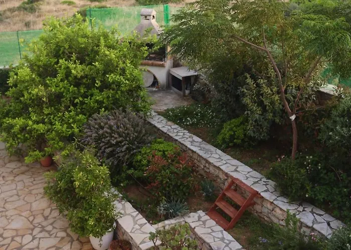 Athena Kythera Aparthotel 3*