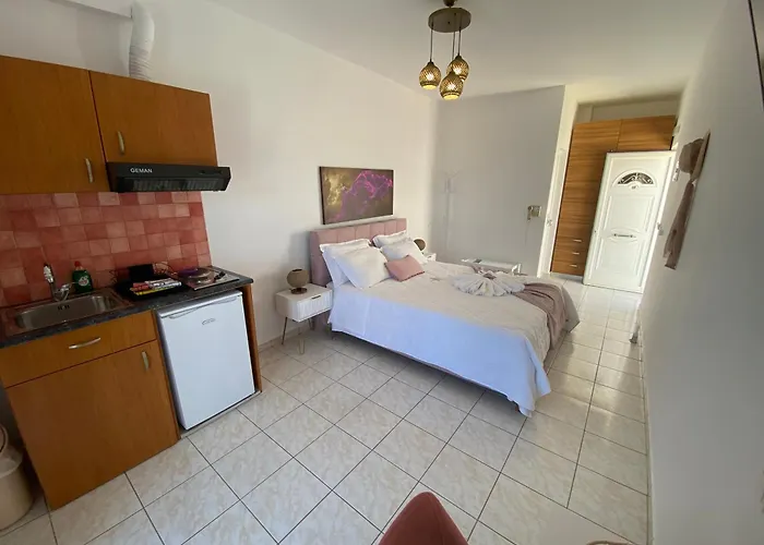 Athena Kythera Aparthotel 3*