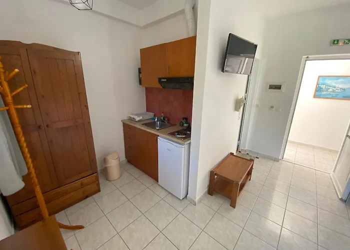 Athena Kythera Aparthotel 3*