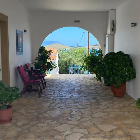 Athena Kythera Aparthotel *