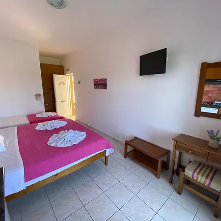 Athena Kythera Apartahotel Diakofti