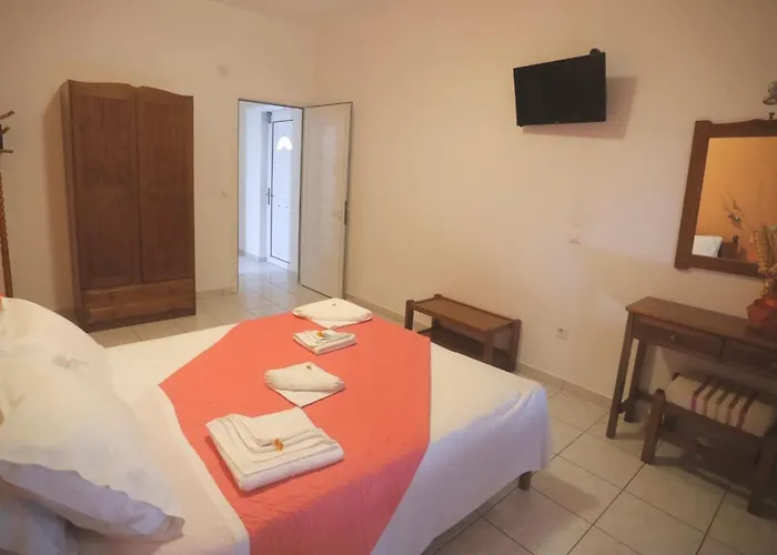 Athena Kythera Διακόφτι