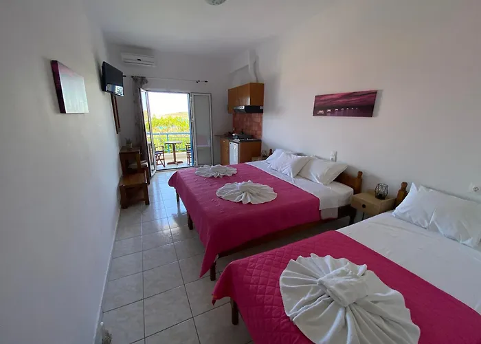 Ξενοδοχείο με διαμερίσματα Athena Kythera 3*